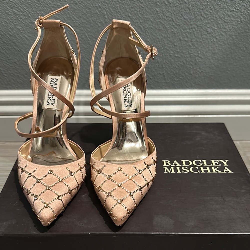 Badgley Mischka Pink Satin Heels Elegant Design